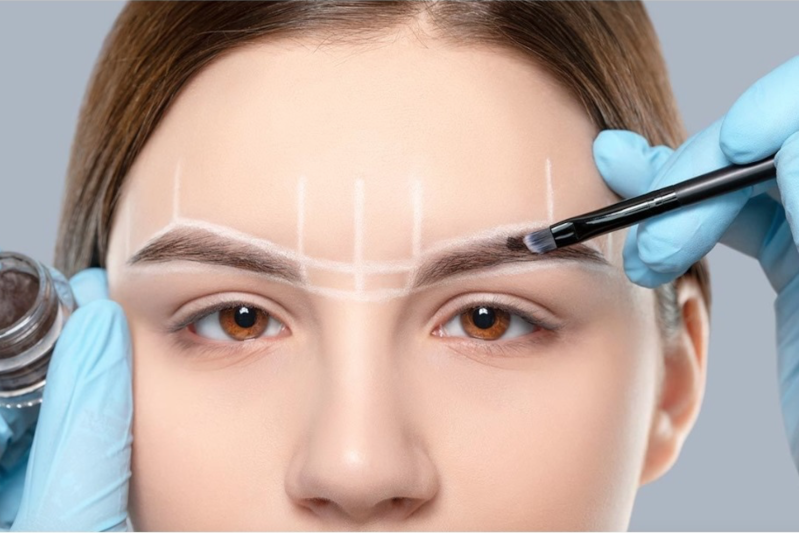 Tratamiento diseño de Henna para cejas